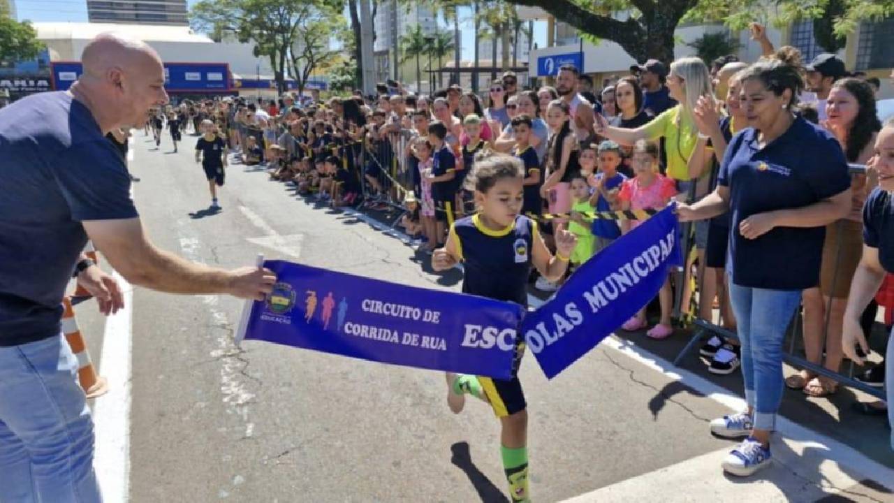 3ª etapa do Circuito de Corridas das Escolas Municipais reúne 800 atletas mirins neste domingo