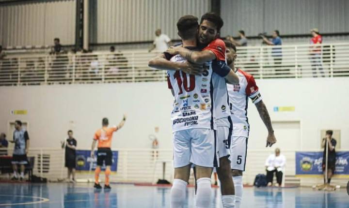 Apucarana Futsal duela com o Fazenda em busca da primeira vitória