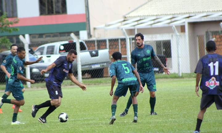 Arapongas e Eskecidos FC vencem na abertura da Taça Avelino Fenato de Futebol no Pirapó