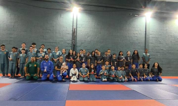 Atletas de Apucarana buscam novas medalhas na 2ª fase do Campeonato Paranaense de Karatê em Curitiba