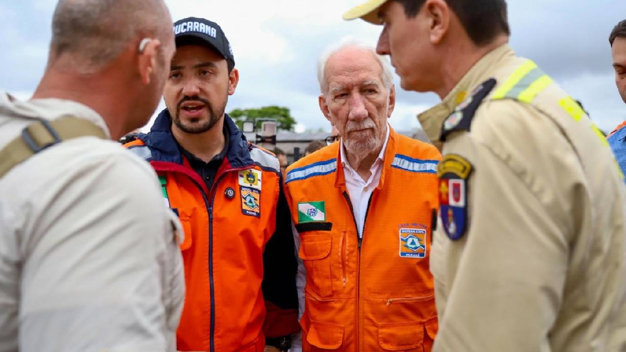 Governador em exercício vistoria estragos causados por temporal em Apucarana