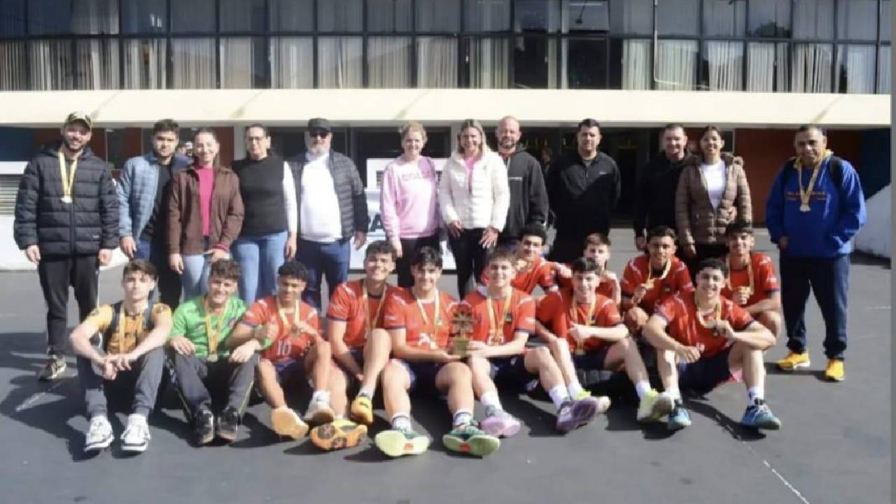 Handebol masculino de Apucarana é campeão invicto na fase regional dos JOJUP´s