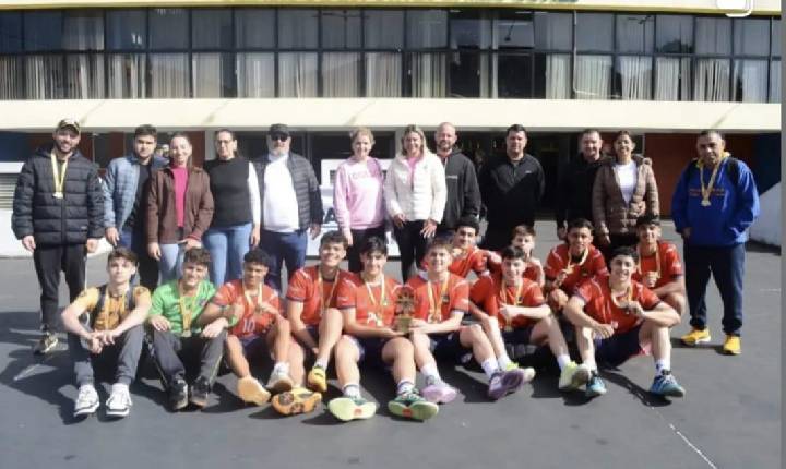 Handebol masculino de Apucarana é campeão invicto na fase regional dos JOJUP´s