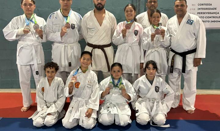 “Karatê Vida” conquista oito medalhas na Copa Paraná e mira o Sul-Americano no Chile