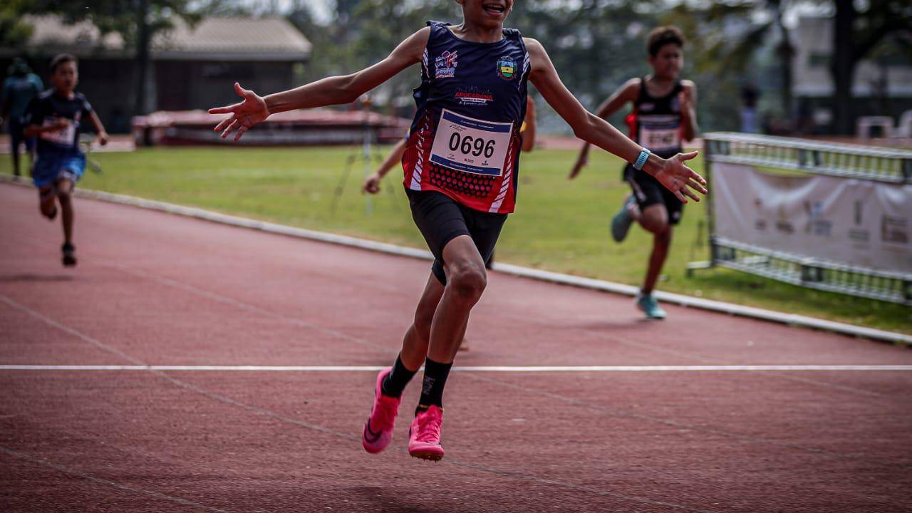 Nathan Gerin encerra mês colecionando vitórias no atletismo