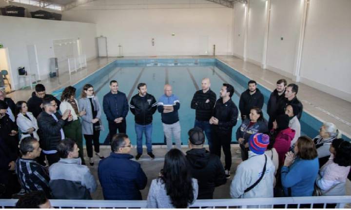 Nova piscina garante atendimento gratuito de hidroginástica e natação em Apucarana