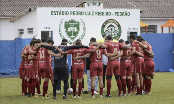 Pinheirão duela com o Munhoz de Melo na Liga de Maringá