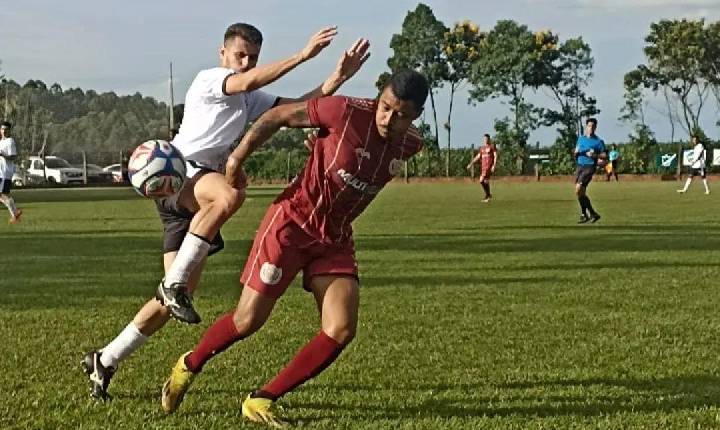 Pinheirão/Multividros estreia com vitória no Regional da Liga de Maringá