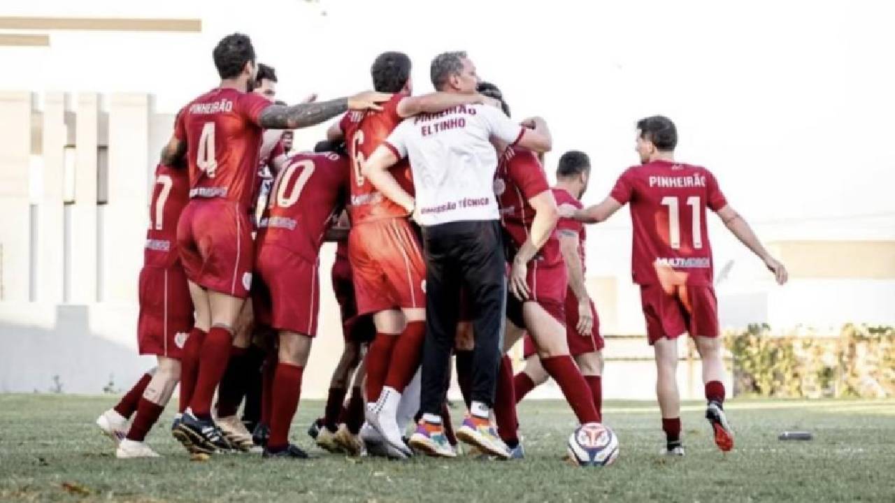 Pinheirão/Multividros garante vaga na final da Liga de Maringá