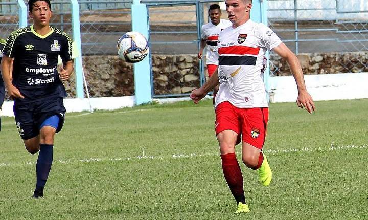 Pinheirão vence amistoso no Estádio Olímpio Barreto