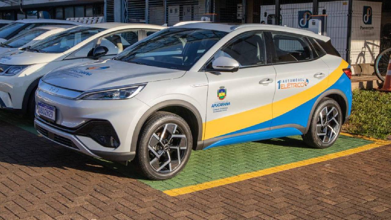 Prefeitura de Apucarana adquire primeiros carros elétricos