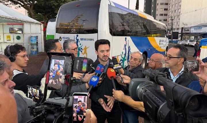 Prefeitura de Apucarana entrega mais 11 novos veículos para reforçar o atendimento da população em áreas estratégicas