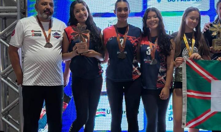 Vôlei de Praia feminino de Apucarana ganha bronze na fase final dos JOJUP`s