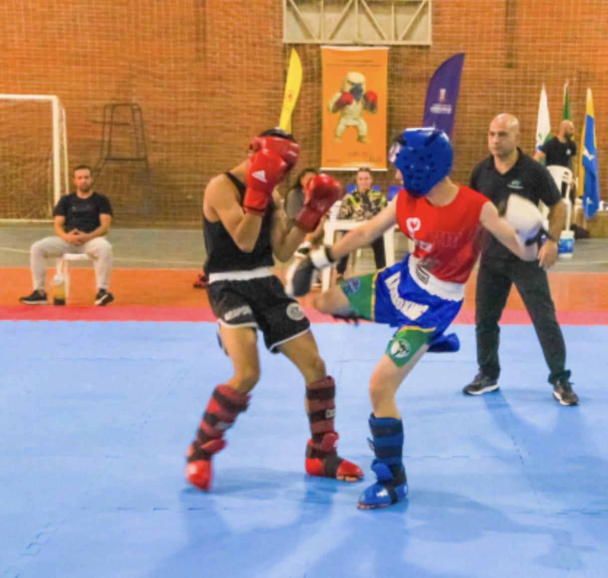 Arapongas Combate seleciona atletas para competição estadual