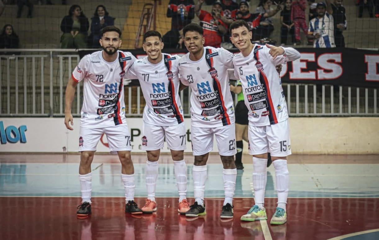 Dois Vizinhos e Apucarana abrem as quartas de final da Série  Prata.