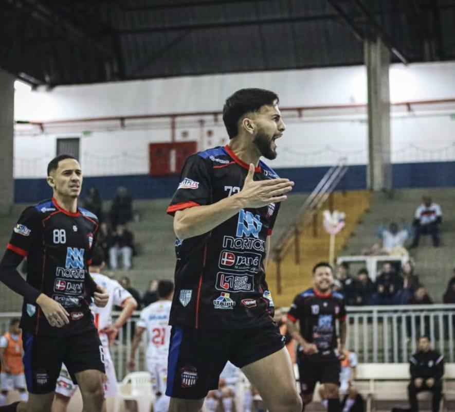 Em jogo decisivo, Apucarana duela com o Palmas no Lagoão