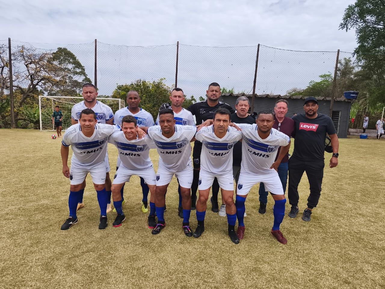 Equipe de futebol suíço de Arapongas é campeã do Paraná Bom de Bola