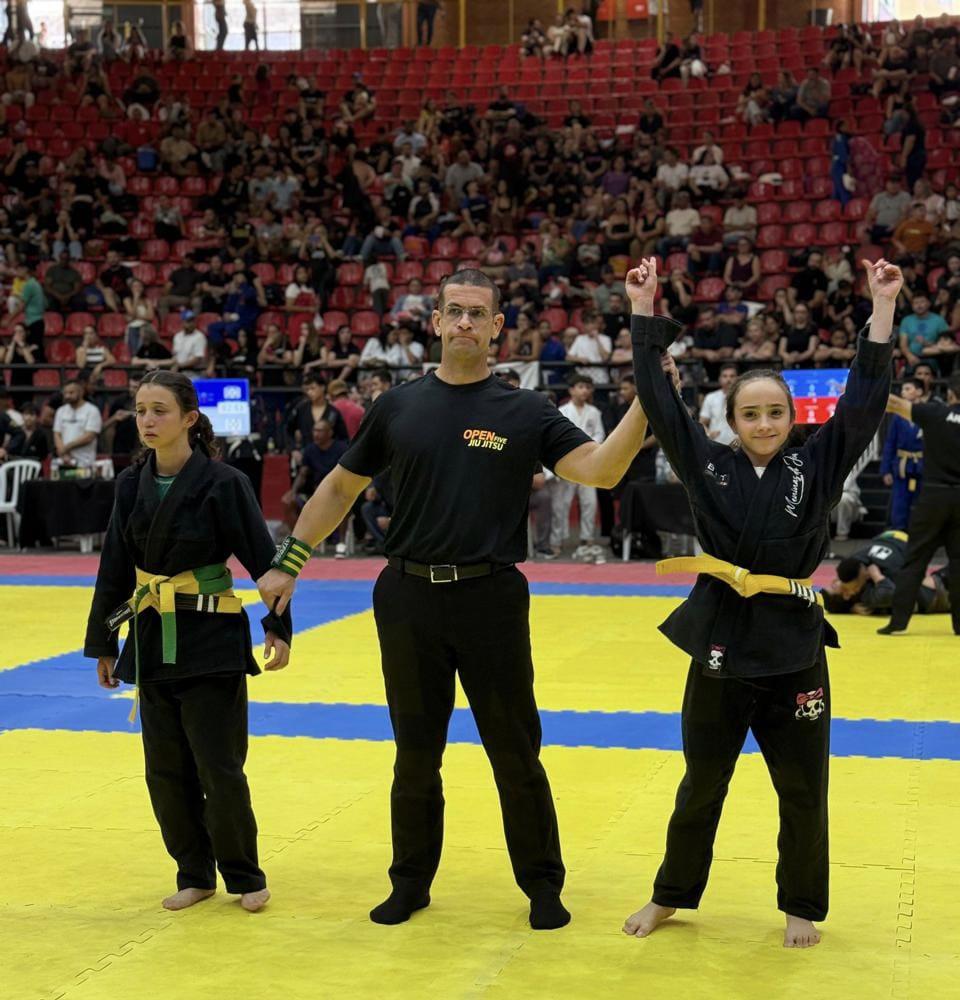 Jovem atleta apucaranense é tricampeã no jiu jitsu em Londrina