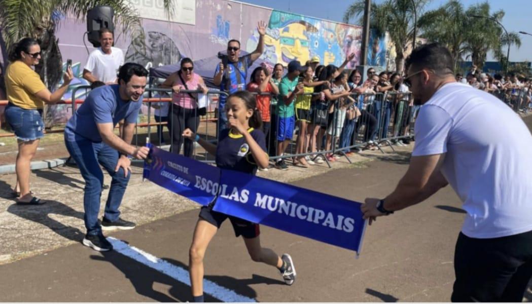 Mais de 700 crianças participam da quarta etapa do Circuito de Corridas de Rua em Apucarana