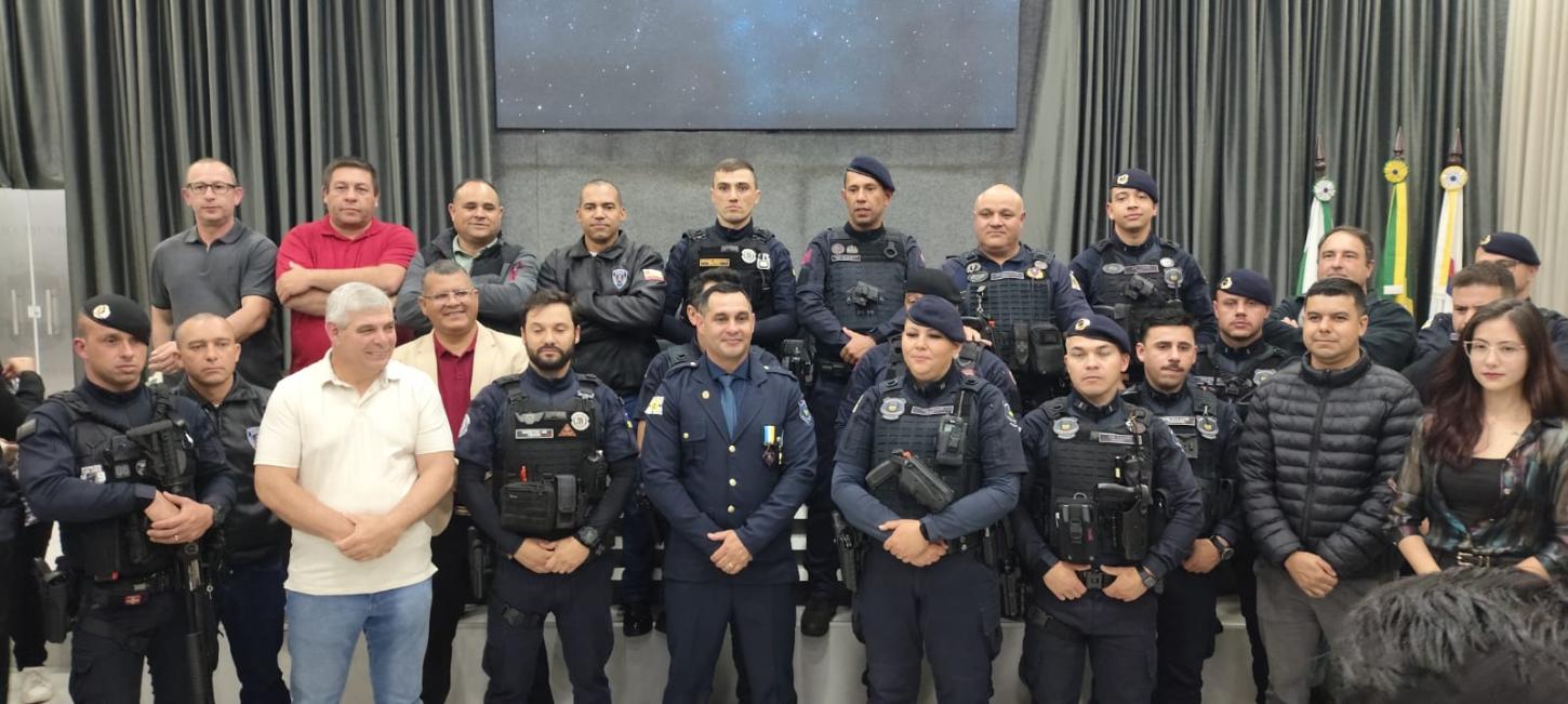 Câmara de Apucarana realizou posse do vereador Pablo da Segurança.
