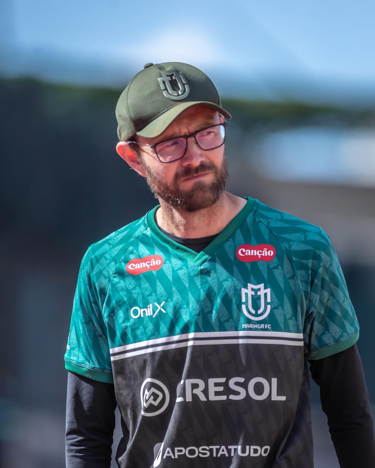 Nota Oficial - O treinador Rodrigo Chipp e o auxiliar Cyro Bueno deixam o Maringá Futebol Clube