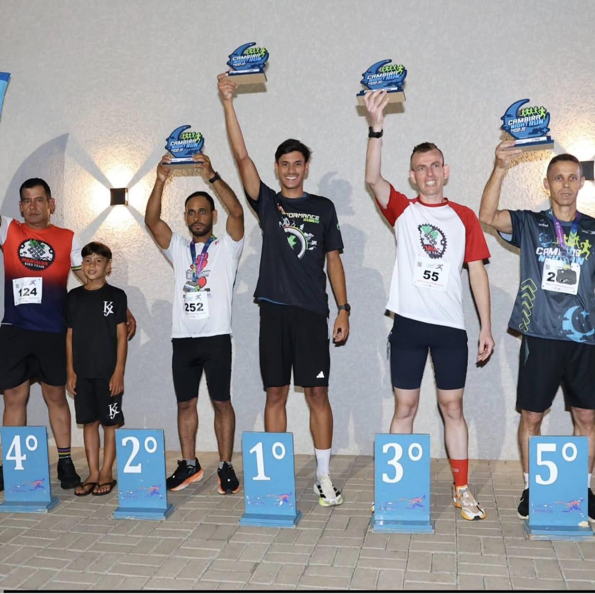 Matheus Martins Claudiano e Viviane Silva vencem a 2ª Cambira Night Run