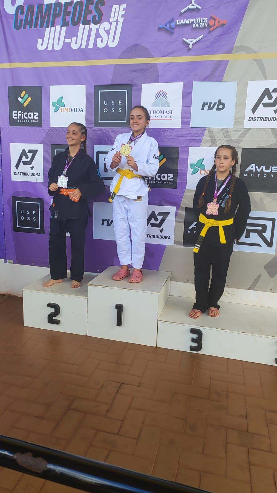 Pietra Rochinski conquista título no jiu-jitsu em Maringá
