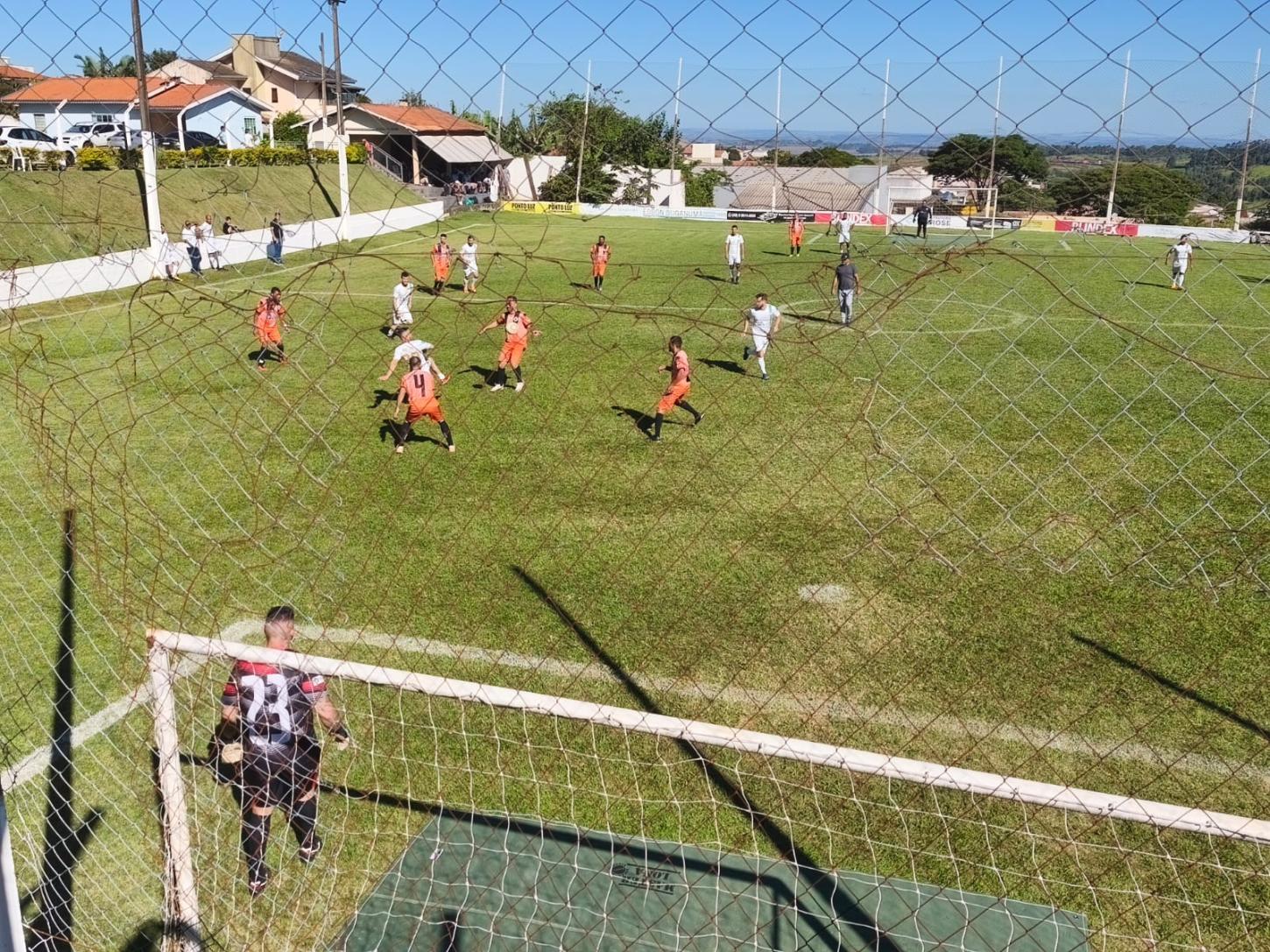 Clube dos Médicos realiza Torneio 1º de Maio de Futebol Suíço em duas categorias.
