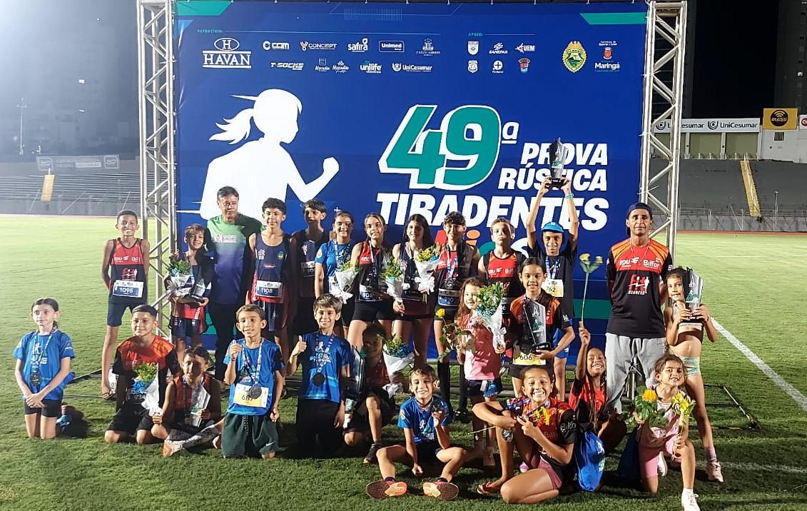 Equipe de atletismo de Apucarana é destaque na Prova Rústica Tiradentes Kids