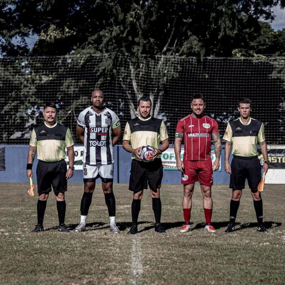 Pinheirão vence fora de casa e se mantém na liderança da Liga de Maringá