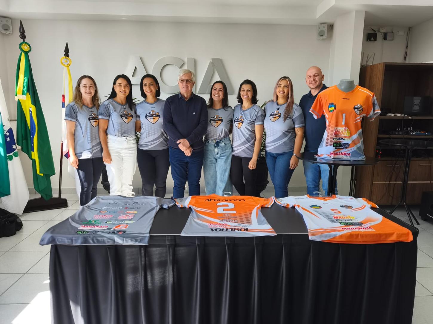TDM Voleibol lança novo uniforme em evento na Acia