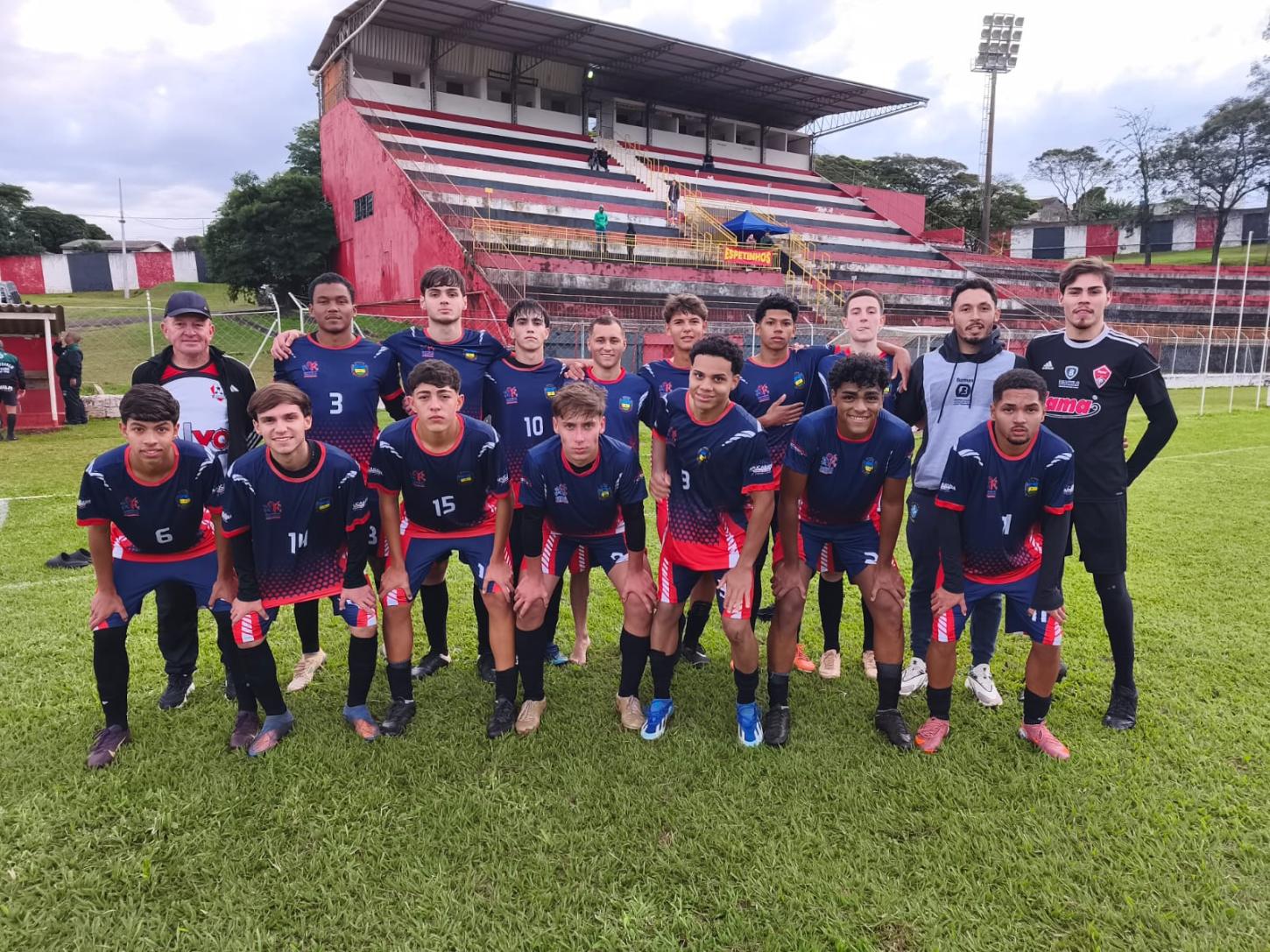Apucarana estreia com vitórias na fase regional do Paraná Bom de Bola