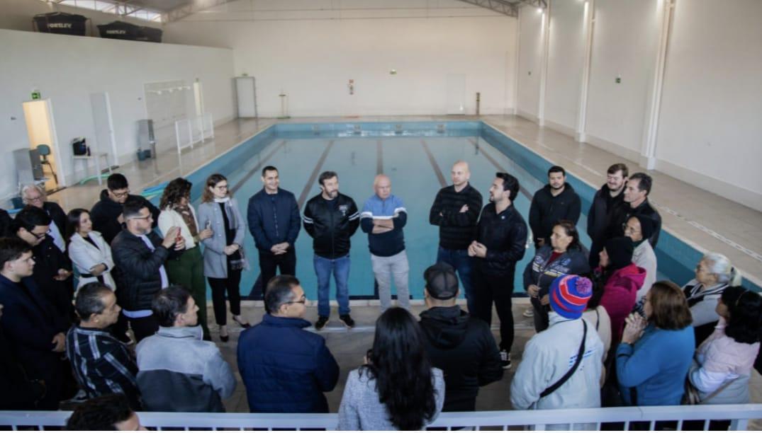 Nova piscina garante atendimento gratuito de hidroginástica e natação em Apucarana