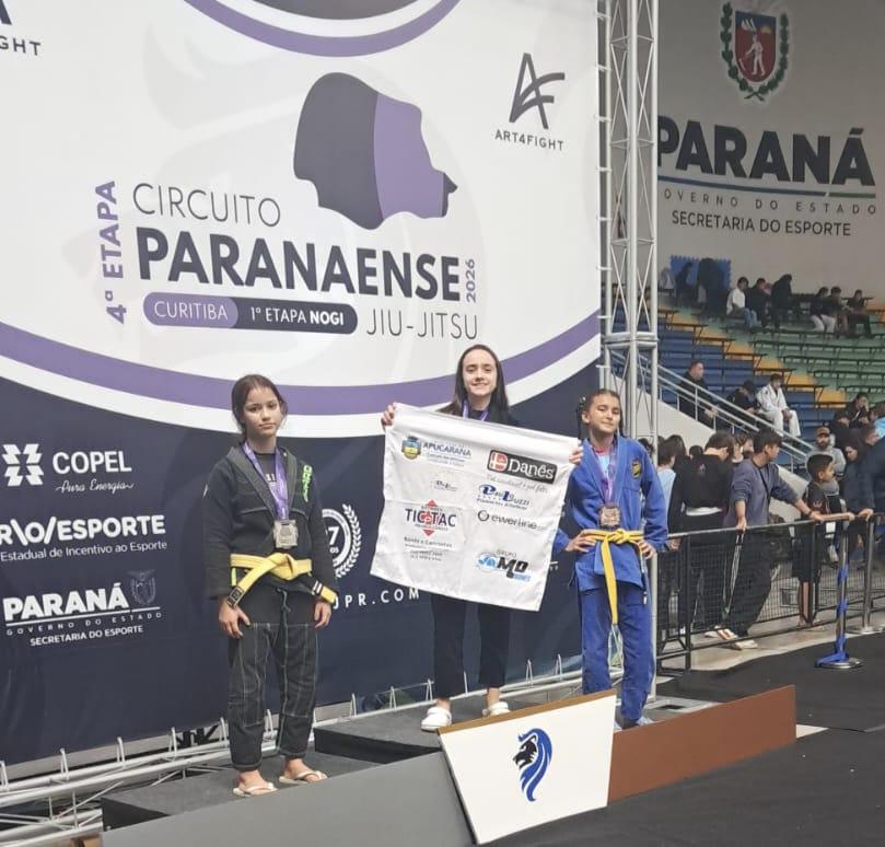 Pietra Rochinski ganha título na 4ª etapa do Paranaense de Jiju-jitsu