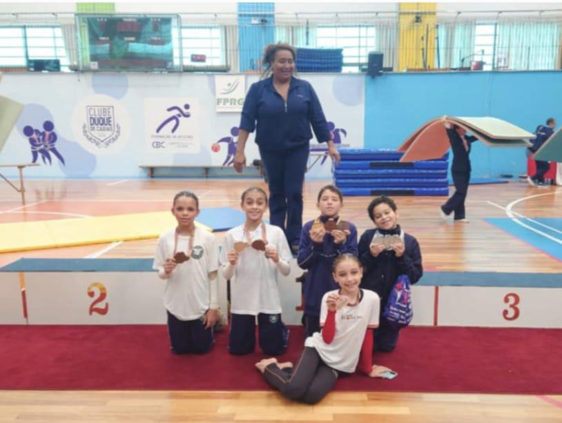 Apucarana brilha na ginástica artística e sobe ao pódio 10 vezes nos Jogos Escolares do Paraná