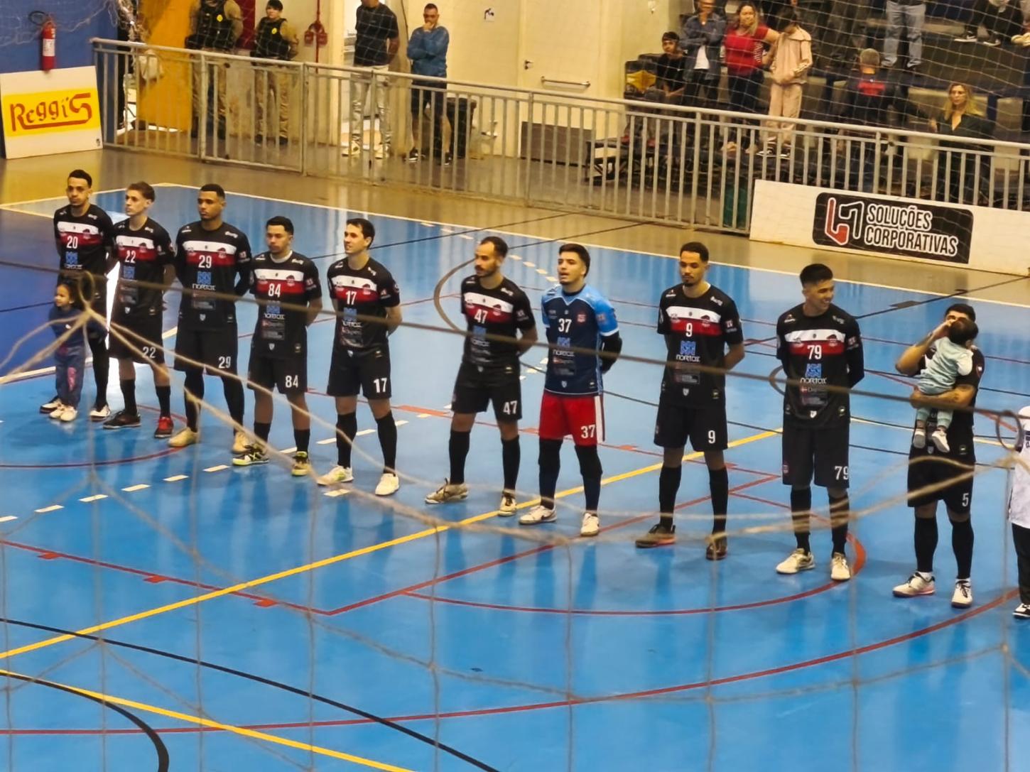 Apucarana Futsal goleia o Mangueirinha na Série Prata