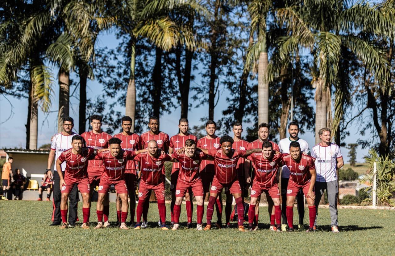Pinheirão/Multividros vence fora de casa e fica perto da semifinal na Liga de Maringá