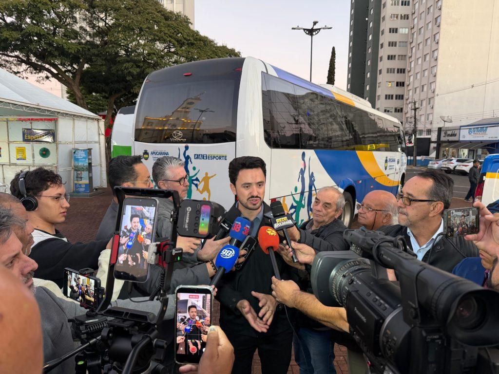Prefeitura de Apucarana entrega mais 11 novos veículos para reforçar o atendimento da população em áreas estratégicas