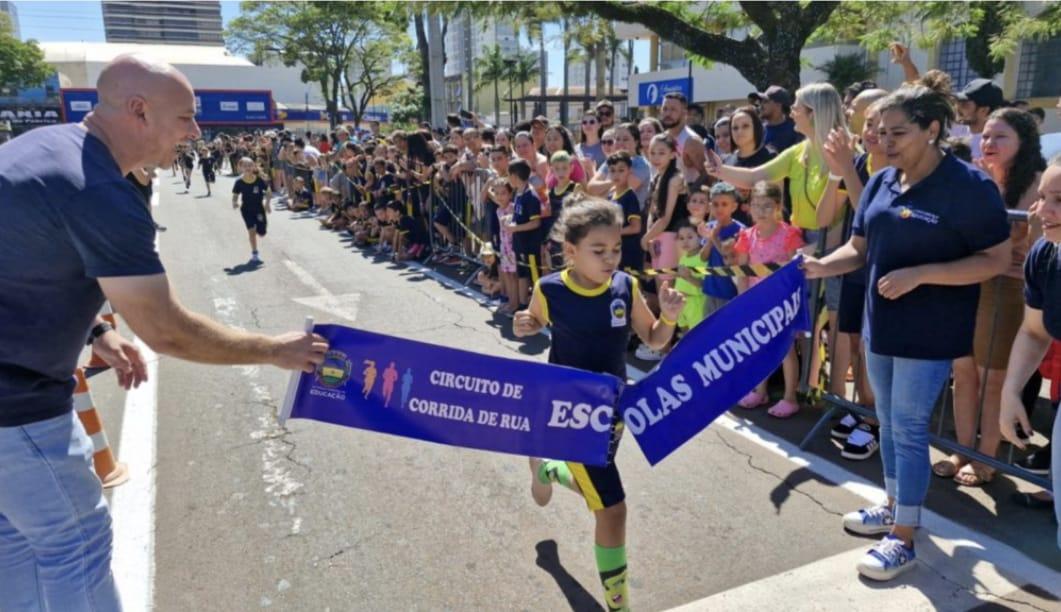 3ª etapa do Circuito de Corridas das Escolas Municipais reúne 800 atletas mirins neste domingo
