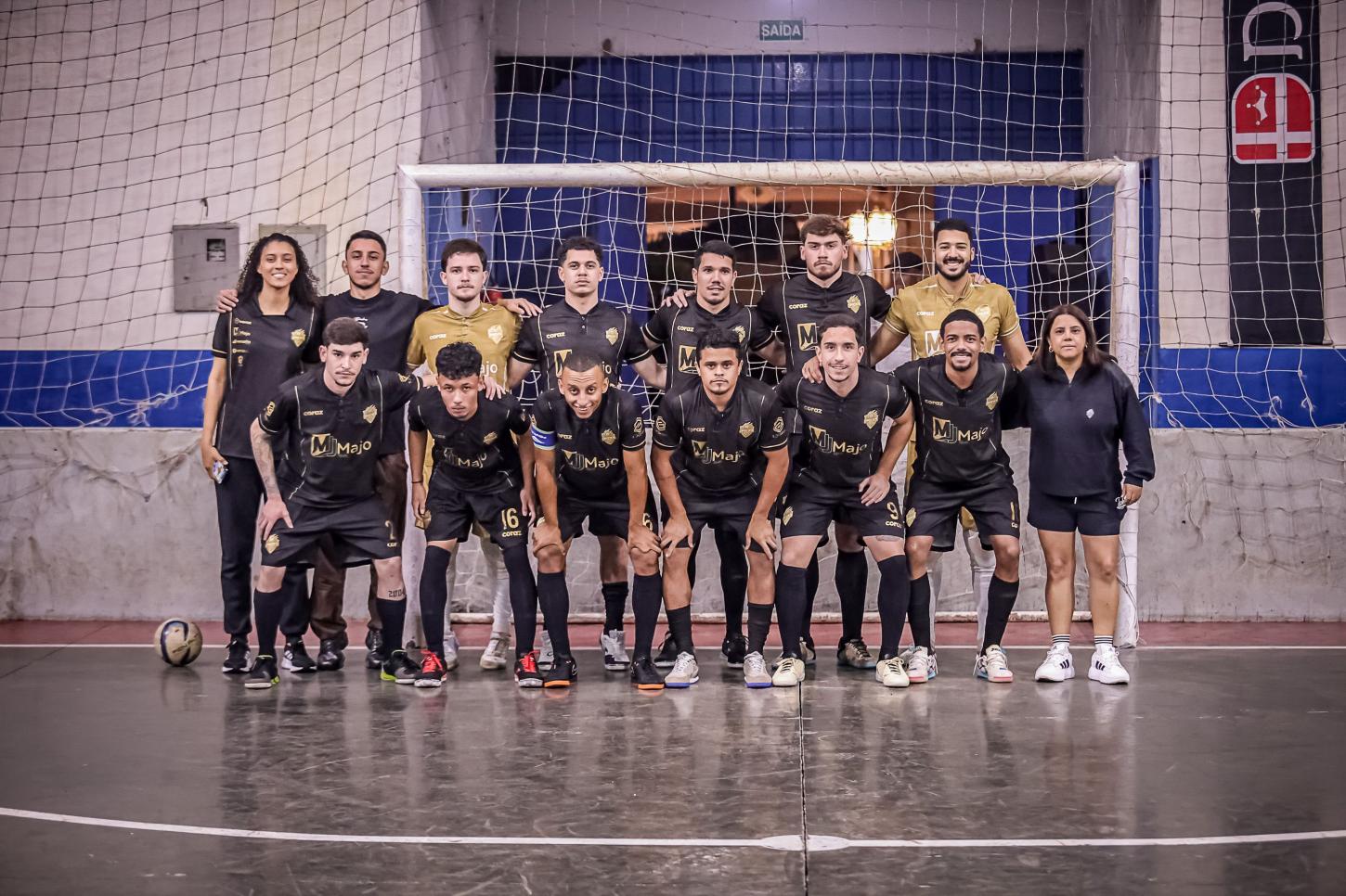 Ipicks e LR Bonés lideram a Liga 28 de Futsal em Apucarana