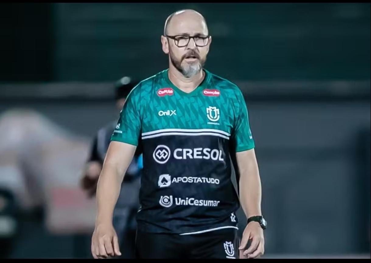 Maringá FC confirma a saída do técnico Moisés Egert