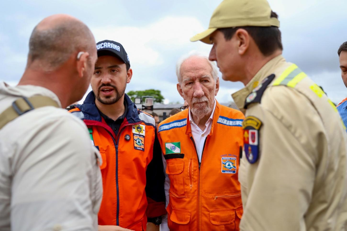 Governador em exercício vistoria estragos causados por temporal em Apucarana