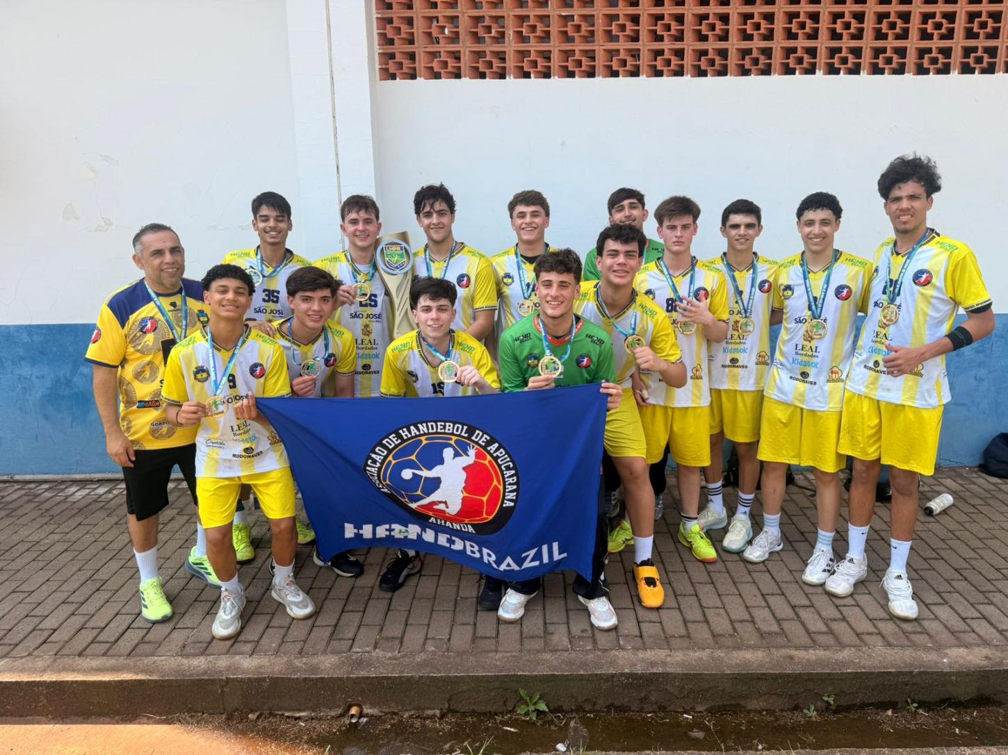 Time de handebol masculino de Apucarana ganha título do Paranaense da Série Prata