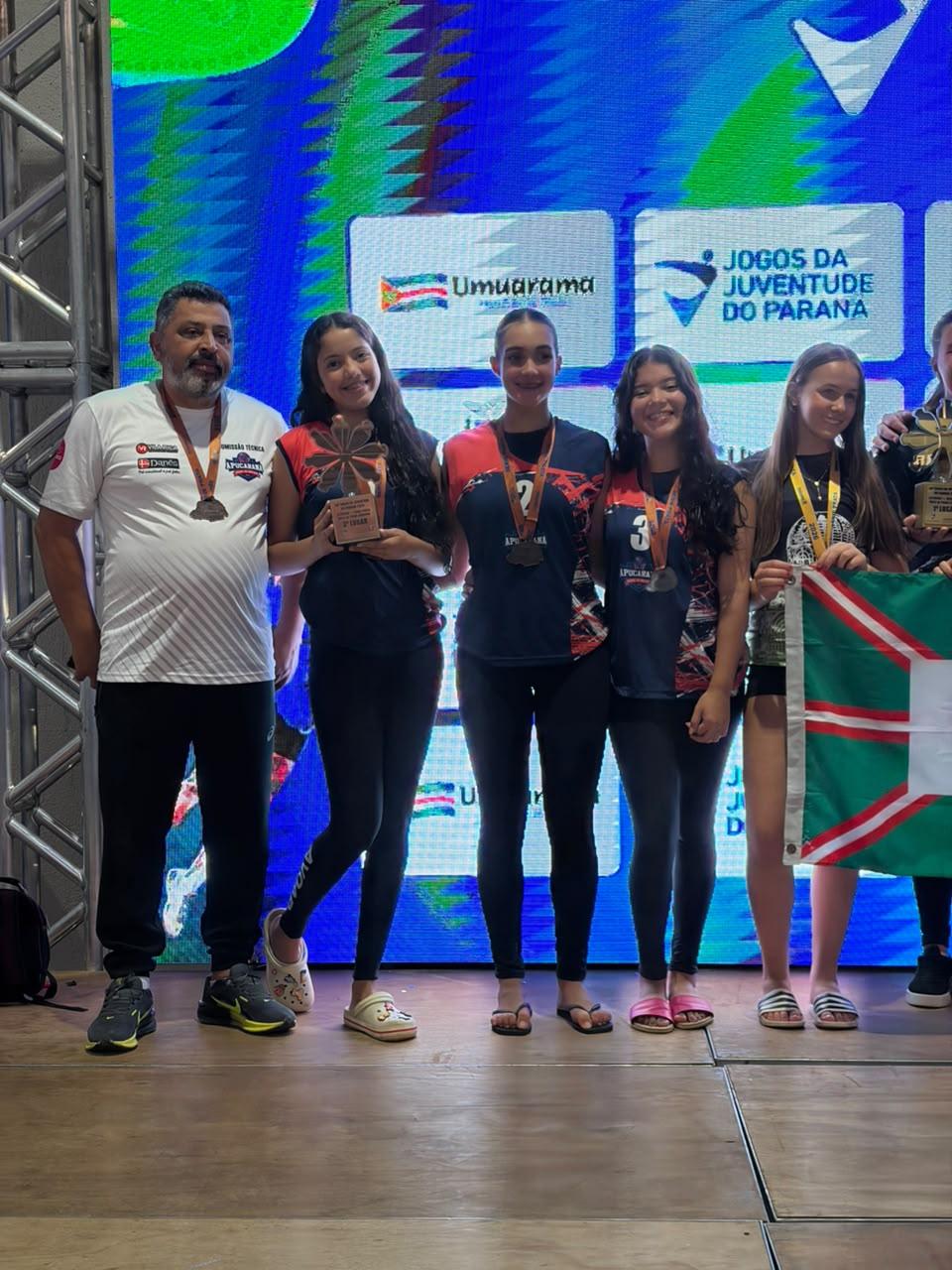 Vôlei de Praia feminino de Apucarana ganha bronze na fase final dos JOJUP`s